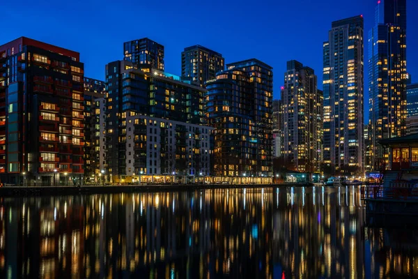 London January 2022 Evening View Modern Skyscrapers Millwall Inner Dock — Zdjęcie stockowe