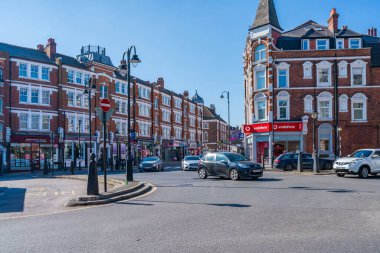 LONDON, UK - 19 Mart 2022 Muswell Hill, Londra 'nın Haringey ilçesinin bir banliyösüdür. Bu Edwardian 'ın kuzey Londra banliyösü Alexandra Park ve Highgate Ormanı' na yakın.
