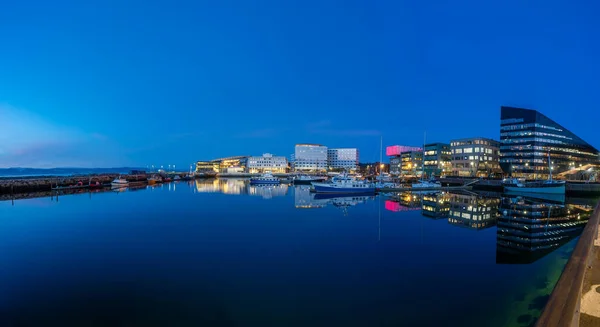 Vista Noturna Porto Trondheim Noruega — Fotografia de Stock