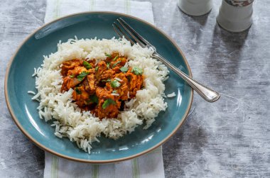 Pirinçli Parsi balığı verandası. Bombay 'daki Parsi topluluğundan lezzetli köri.