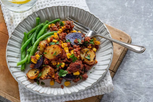 Corned Been Sweetcorn Potato Hash Green Beans — стоковое фото