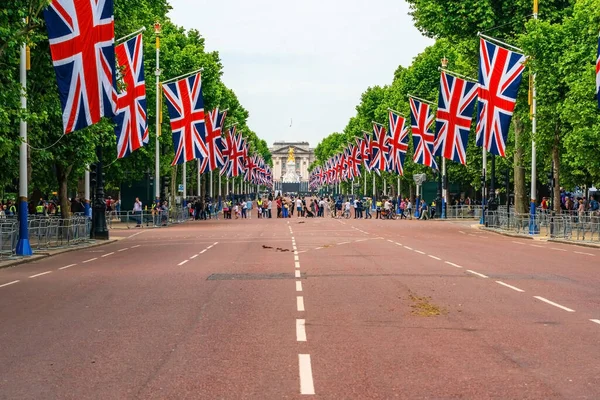 Londres Reino Unido Junio 2022 Las Filas Banderas Unión Alinean —  Fotos de Stock