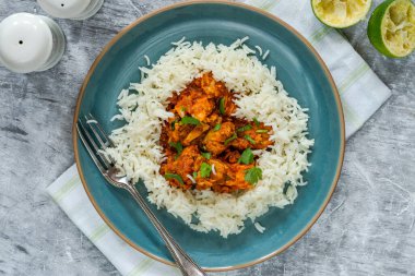 Pirinçli Parsi balığı verandası. Bombay 'daki Parsi topluluğundan lezzetli köri.