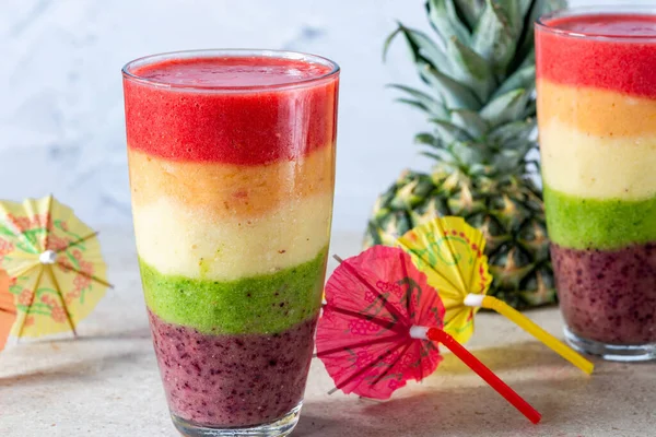 Smoothie Coloré Aux Fruits Couches Arc Ciel — Photo