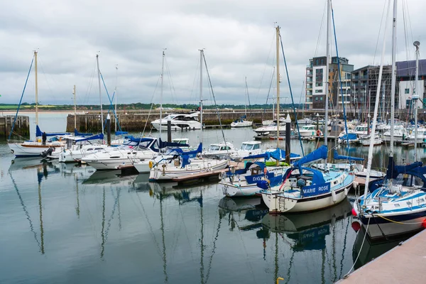 Caernarfon Wales July 2022 Boats Yachts Moored Victoria Dock Caernarfon — стокове фото