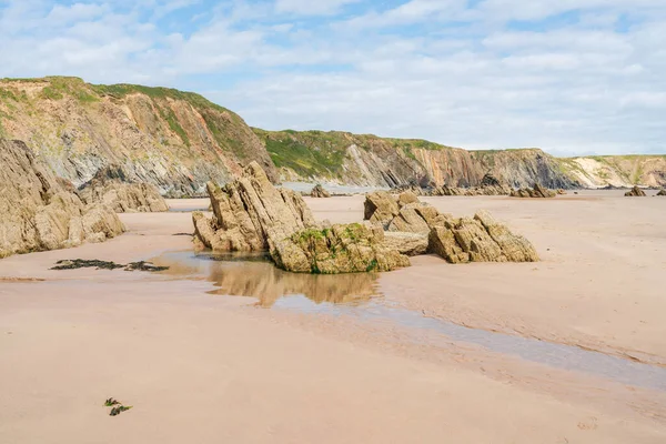 Marloes Sands Beach Con Formaciones Rocosas Gales — Foto de Stock