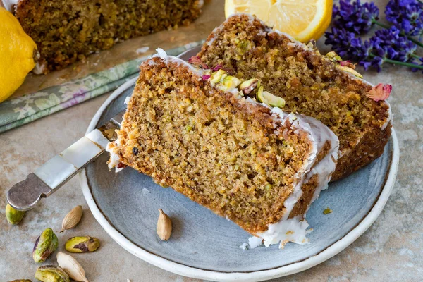 Pistazienkuchen Mit Kardamom Und Zitrone — Stockfoto