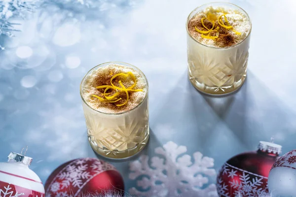 Klassischer Eierlikör Traditioneller Cremiger Weihnachtscocktail — Stockfoto