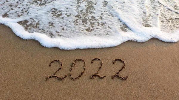 Il nuovo anno 2022 è in arrivo il concetto sulla spiaggia tropicale. — Foto Stock
