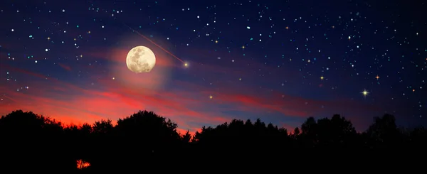 大明星和满月在夜晚抽象的天空. — 图库照片
