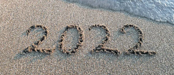 Il nuovo anno 2022 è in arrivo il concetto sulla spiaggia tropicale. — Foto Stock