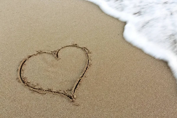 Picture Heart Wet Beach Sand — Stockfoto
