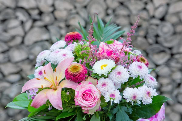 Valentijnsdag Boeket Grijze Achtergrond Met Zachte Focus — Stockfoto