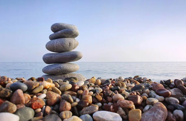 Pyramid Sea Pebbles Composed Sea Object Focus Background Blurred — Stock Photo, Image