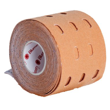 Rusya, YAROSLAVL - 02 Mart 2021. Sağlam yüz ve boyun derisi için bej renkli kinesio bantları