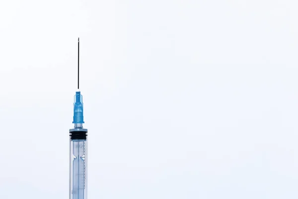 Uma Seringa Para Injetáveis Plástico Descartável Aberta Fundo Branco — Fotografia de Stock