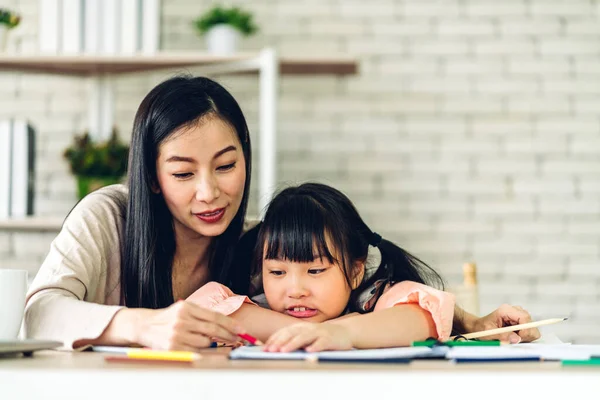 Portrait Happy Love Asian Family Mother Teach Little Daughter Asian — Stock Photo, Image