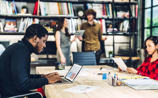 Gruppo Incontro Affari Professionale Discutere Strategia Con Nuovo Progetto Startup — Foto Stock