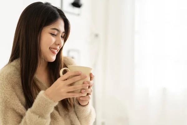 Portrait Smiling Happy Cheerful Beauty Pretty Asian Woman Relaxing Drinking — Stock Photo, Image