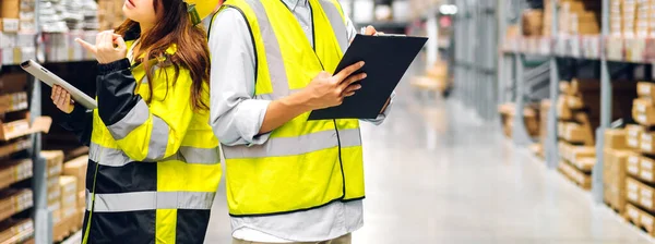 Asian Two Engineer Team Shipping Order Detail Tablet Check Goods — Stock Photo, Image