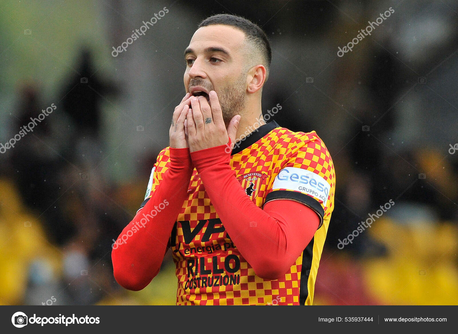 Roberto Insigne Jogador Benevento Durante Partida Campeonato