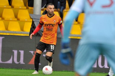 Benevento 'lu Roberto Insigne, Benevento ile Reggina arasındaki İtalyan Serie A şampiyonası maçında Benevento 4, Reggina 0, Benevento' daki Ciro Vigorito Stadyumu 'nda oynandı. Benevento, İtalya, 27 Kasım 2021.