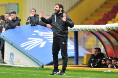 Benevento 'nun Fabio Caserta teknik direktörü Benevento ile Reggina arasındaki İtalya Serie A şampiyonası maçında Benevento 4, Reggina 0, Benevento' daki Ciro Vigorito Stadyumu 'nda oynandı. Benevento, İtalya, 27 Kasım 2021. 