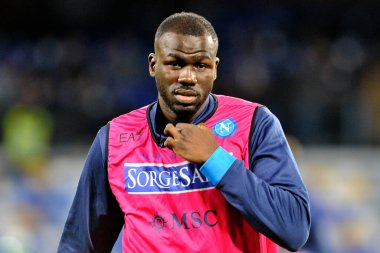 Napoli 'nin Kalidou Koulibaly oyuncusu, Napoli ile Lazio arasındaki İtalyan Serie A şampiyonası maçında Napoli 4, Lazio 0, Napoli' deki Diego Armando Maradona Stadyumu 'nda oynandı. Napoli, İtalya, 28 Kasım 2021. 