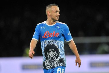 Napoli 'li Stanislav Lobotka oyuncusu, Napoli ile Lazio arasındaki İtalyan Serie A şampiyonası maçında Napoli 4, Lazio 0, Napoli' deki Diego Armando Maradona Stadyumu 'nda oynandı. Napoli, İtalya, 28 Kasım 2021. 