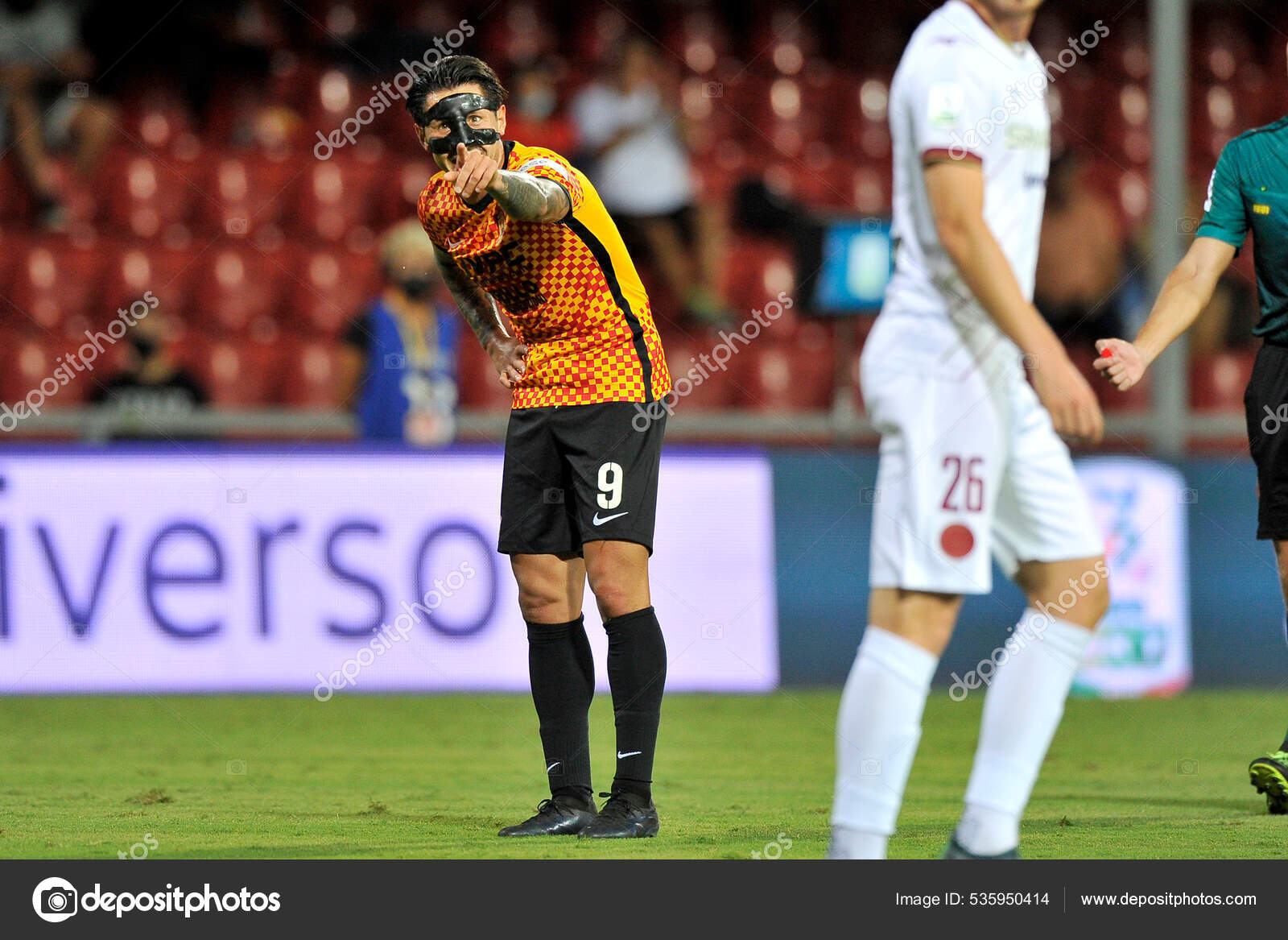 Campeonato Italiano Serie B Entre Benevento Vs Como Imagem