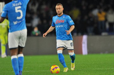 Napoli 'li Stanislav Lobotka oyuncusu, Napoli ile Atalanta arasındaki İtalyan futbol ligi serisi maçında Napoli 2, Atalanta 3, Diego Armando Maradona Stadyumu' nda oynandı. Napoli, İtalya, 05 Aralık 2021. 