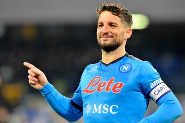 Napoli 'nin Dries Mertens oyuncusu, Napoli ile Atalanta arasındaki İtalyan futbol ligi serisi maçında Napoli 2, Atalanta 3, Diego Armando Maradona Stadyumu' nda oynandı. Napoli, İtalya, 05 Aralık 2021. 