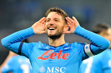 Napoli 'nin Dries Mertens oyuncusu, Napoli ile Atalanta arasındaki İtalyan futbol ligi serisi maçında Napoli 2, Atalanta 3, Diego Armando Maradona Stadyumu' nda oynandı. Napoli, İtalya, 05 Aralık 2021. 