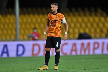 Benevento 'lu Gaetano Letizia oyuncusu, Benevento ile Lecce arasındaki İtalya Serie B şampiyonluğu maçında Ciro Vigorito Stadyumu' nda oynanan 0-0 'lık final maçında oynadı. Benevento, İtalya, 10 Eylül 2021. 