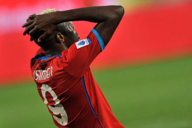 Napoli 'den Victor Osimhen, İtalya Serie A Ligi maçında Fiorentina ile Napoli arasındaki final maçı 1-2, Floransa' daki Artemio Franchi Stadyumu 'nda oynandı.. 