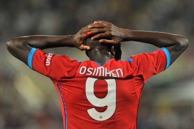 Napoli 'den Victor Osimhen, İtalya Serie A Ligi maçında Fiorentina ile Napoli arasındaki final maçı 1-2, Floransa' daki Artemio Franchi Stadyumu 'nda oynandı.. 