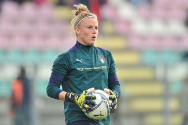 İtalya 'nın Katja Schroffenegger oyuncusu İtalya ile Hırvatistan arasındaki 2023 Dünya Kupası ön eleme maçında oynanan final maçı 3-0, Castel Di Sangro' daki Teofilo Patini stadyumunda oynandı. Castel di sangro, İtalya, 22 Ekim 2021. 
