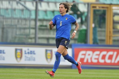 İtalya 'nın Elena Linari oyuncusu, İtalya ile Hırvatistan arasındaki 2023 Dünya Kupası ön eleme maçında oynanan final maçı sonucu 3-0 olan Castel Di Sangro' daki Teofilo Patini Stadyumu 'nda oynandı. Castel di sangro, İtalya, 22 Ekim 2021. 