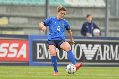 İtalya 'nın Cristiana Girelli oyuncusu İtalya ile Hırvatistan arasında oynanan 2023 Dünya Kupası ön eleme maçında, final maçı 3-0, Castel Di Sangro' daki Teofilo Patini stadyumunda oynandı. Castel di sangro, İtalya, 22 Ekim 2021. 