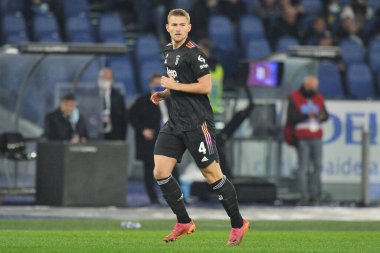 Juventus 'lu Matthijs De Ligt oyuncusu, Lazio ile Juventus arasındaki İtalya SerieA şampiyonluğu maçında, Roma' daki Olimpiyat Stadyumu 'nda oynanan final maçı 0-2 oldu. Roma, İtalya, 20 Kasım 2021. 