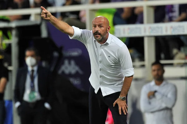 Fiorentina 'nın Vincenzo italiano teknik direktörü, Fiorentina ile Napoli arasında oynanan İtalya Serie A ligi final maçı sırasında Floransa' daki Artemio Franchi Stadyumu 'nda oynanan maçın 1-2' lik galibiyeti.. 