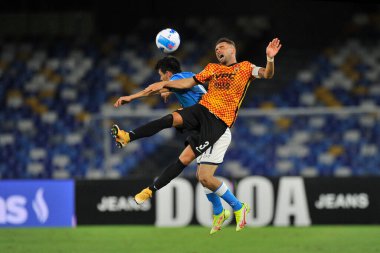 Benevento 'lu Gaetano Letizia oyuncusu, Napoli ve Benevento arasındaki dostluk maçı sonucu 1-5 olan Diego Armando Maradona Stadyumu' nda oynandı.. 