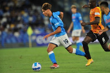 Napoli 'li Antonio Vergara oyuncusu, Napoli ve Benevento arasındaki dostluk maçı sonucu 1-5, Diego Armando Maradona Stadyumu' nda oynanan maç sırasında. 