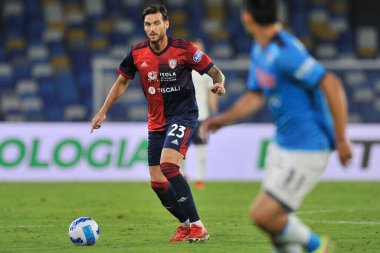 Cagliari 'li Luca Ceppitelli, Napoli - Cagliari final maçı sırasında Diego Armando Maradona Stadyumu' nda oynandı. Napoli, İtalya, 26 Eylül 2021. 