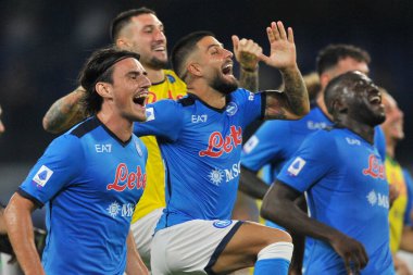 Napoli 'den Lorenzo Insigne, Napoli ile Cagliari arasındaki İtalya SerieA ligi maçında Diego Armando Maradona Stadyumu' nda oynanan maçın final maçı 2-0 berabere geçti. Napoli, İtalya, 26 Eylül 2021. 
