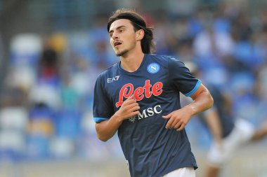 Napoli 'li Eljif Elmas, Napoli ile Juventus arasındaki İtalyan SerieA ligi maçında Diego Armando Maradona Stadyumu' nda oynanan maçın son maçı 2-1 'dir. Napoli, İtalya, 11 Eylül 2021. 
