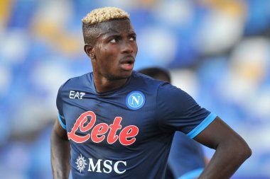 Napoli 'den Victor Osimhen, Napoli ile Juventus arasındaki İtalya SerieA Ligi maçında Diego Armando Maradona Stadyumu' nda oynanan maçın son maçı 2-1 'dir. Napoli, İtalya, 11 Eylül 2021.