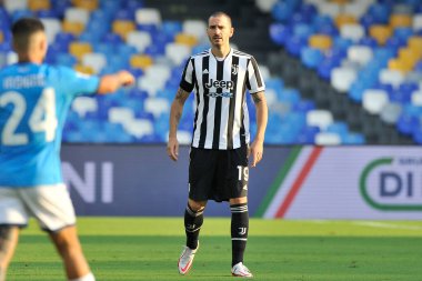Juventus 'lu Leonardo Bonucci, Napoli ile Juventus arasındaki İtalyan SerieA ligi maçında Diego Armando Maradona Stadyumu' nda oynanan maçın son maçı 2-1 'dir. Napoli, İtalya, 11 Eylül 2021. 