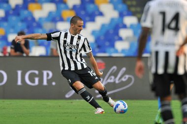 Juventus 'lu Leonardo Bonucci, Napoli ile Juventus arasındaki İtalyan SerieA ligi maçında Diego Armando Maradona Stadyumu' nda oynanan maçın son maçı 2-1 'dir. Napoli, İtalya, 11 Eylül 2021. 