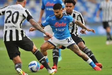 Napoli 'li Lorenzo Insigne, Napoli ile Juventus arasındaki İtalya SerieA ligi maçında Diego Armando Maradona Stadyumu' nda oynanan maçın son maçı 2-1 'dir. Napoli, İtalya, 11 Eylül 2021. 